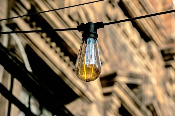 Фонове Зображення Зовнішньої Лампи Фокус Класичній Лампочці Проводкою Копіювати Простір — стокове фото