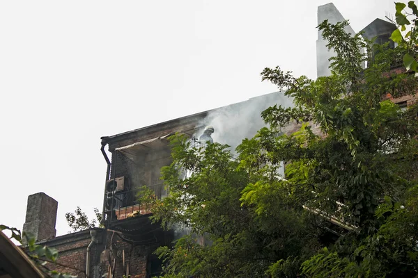 Dnepropetrovsk Ukraine 2021 Incendie Dernier Étage Immeuble Cinq Étages Les — Photo