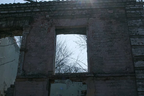 Vue Ruinée Une Vieille Maison Xixe Siècle Dans Ville Dnepropetrovsk — Photo