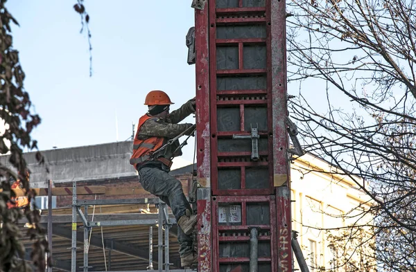 Дніпропетровськ Україна 2021 Підготовка Збірка Формати Залізобетонних Колон Під Час — стокове фото