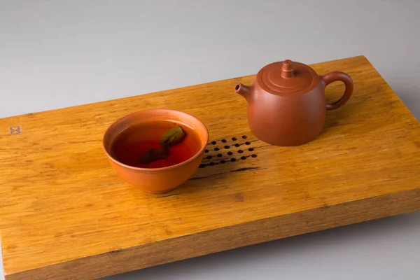 Teekanne Und Tasse Mit Frisch Gebrühtem Erh Tee Ein Set — Stockfoto