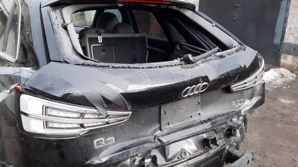 Dnipropetrovsk Ukraine 2022 Audi Black Accident 意外从后面袭来 流离失所者向右移动 — 图库视频影像