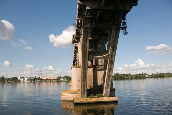 Puente Ferrocarril Arqueado Sobre Río Verano Puente Viejo Merefo Kherson — Foto de Stock