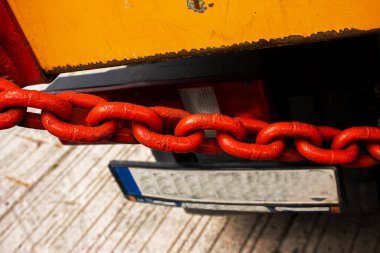 Çim sulama makinesinin mekanik montajı. Ekipman onarım konsepti.