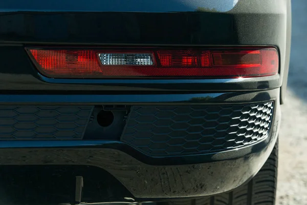 Audi Μαύρο Κομψό Πολυτελές Crossover Audi Λεπτομερείς Τύπος Προβολέων — Φωτογραφία Αρχείου