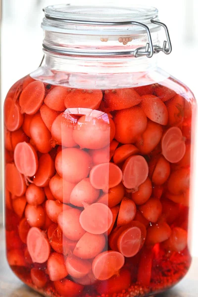 玻璃瓶中的发酵腌制素食概念 高质量的照片 — 图库照片