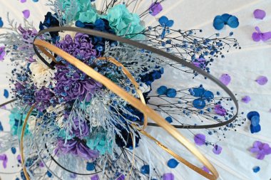 Güzel mavi ve beyaz bir Asya çiçeği buketi. Yüksek kalite fotoğraf