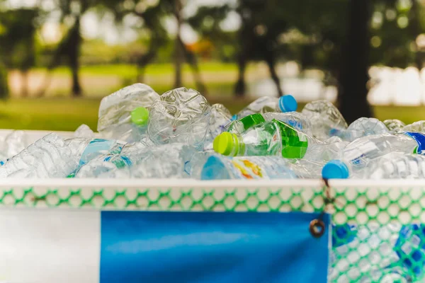 Spazzatura Riciclabile Bottiglie Plastica Ambiente Cestino Rifiuti Concettuale — Foto Stock