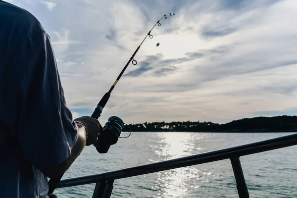 Roue Canne Pêche Gros Plan Pêche Homme Avec Beau Lever — Photo