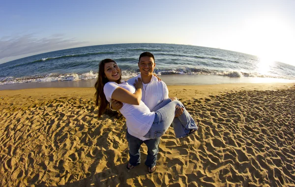 Família na praia — Fotografia de Stock