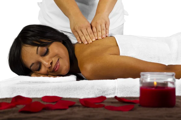 Zwarte vrouw krijgen massage — Stockfoto