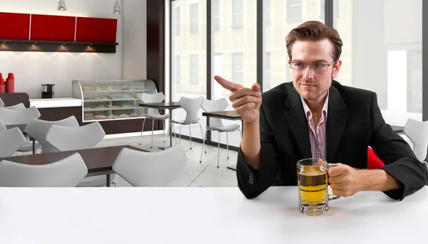 Businessman having beer — Stock Photo, Image