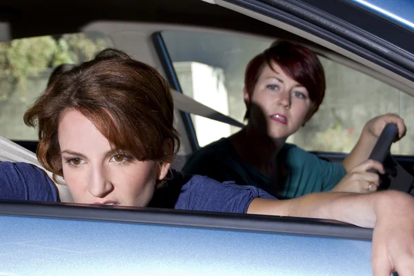 Pasajero mujer siendo coche enfermo —  Fotos de Stock