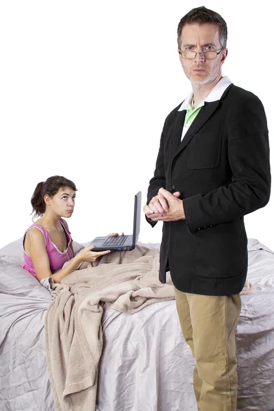 Daughter complaining to dad about cyber bullying — Stock Photo, Image