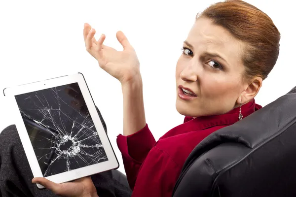 Reclamando de uma tela de tablet quebrado — Fotografia de Stock