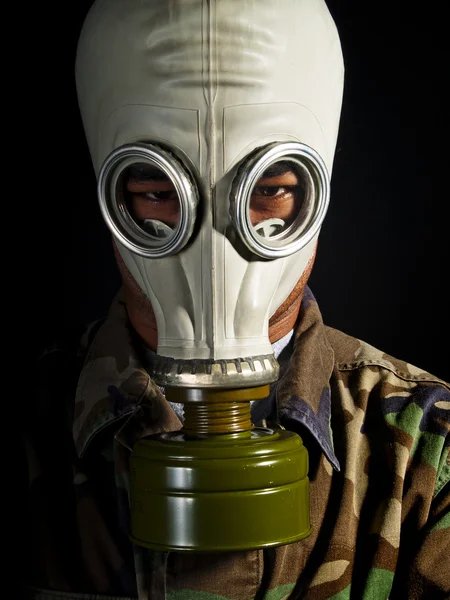 Soldado en un apocalipsis nuclear — Foto de Stock