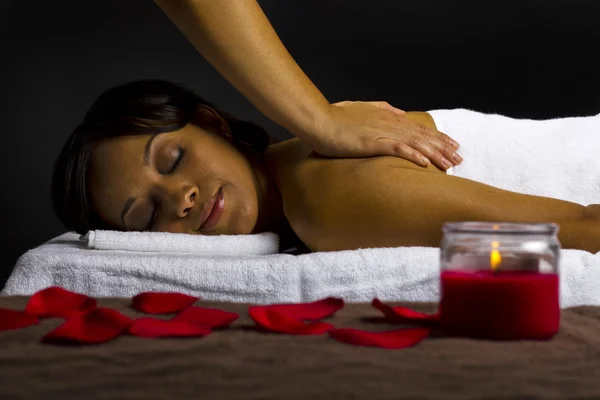 Femmina ottenere massaggio — Foto Stock