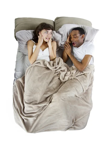 Impossibile dormire a letto a causa del russare partner — Foto Stock
