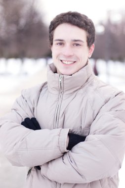 genç adam kış parkı