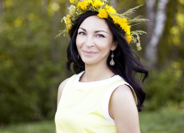 Parktaki Güzel Kadın