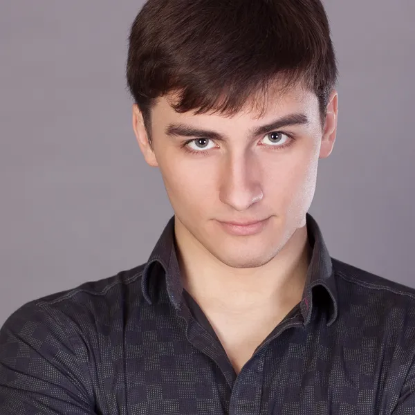 Young man looking confidently — Stock Photo, Image