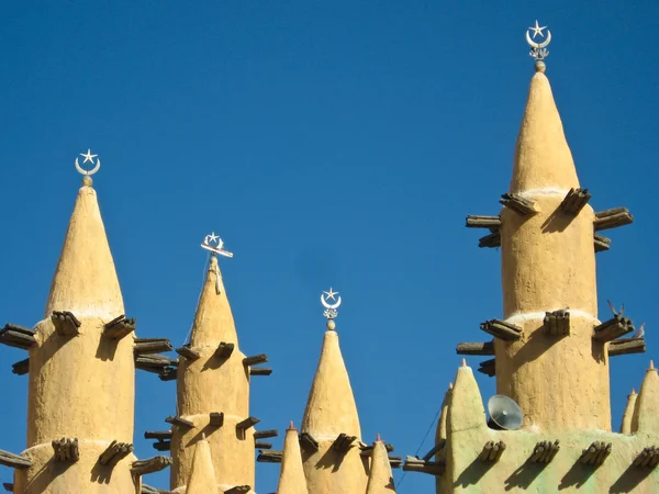 Mesquita de tijolos em Saba (Mali ). — Fotografia de Stock