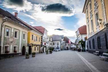 Radovljica'nın ana Meydanı, Slovenya.