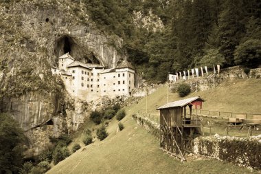 predjama Kalesi, Slovenya