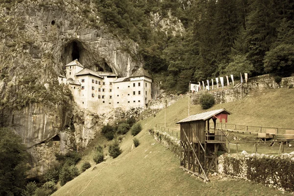 Castillo de Predjama, Eslovenia —  Fotos de Stock