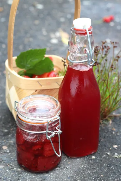 Strawberry jam and juicy — Stock Photo, Image