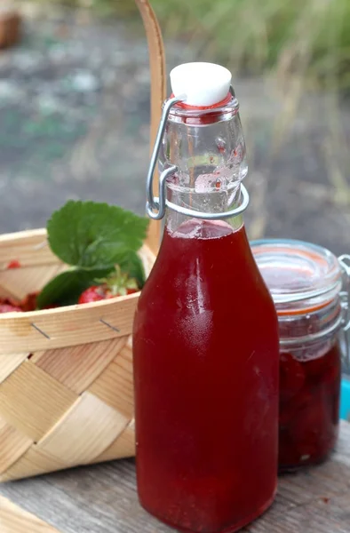 Natural strawberry juice — Stock Photo, Image