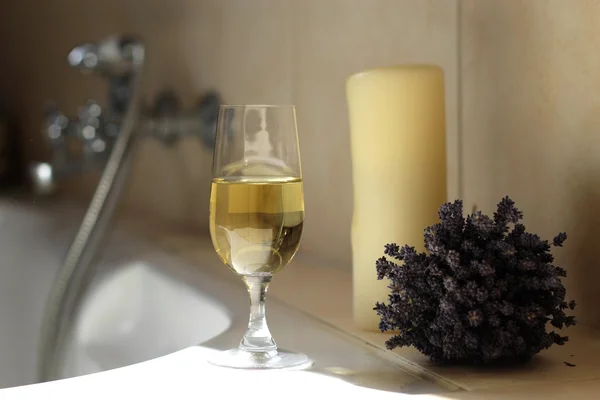 Champagne en lavendel — Stockfoto