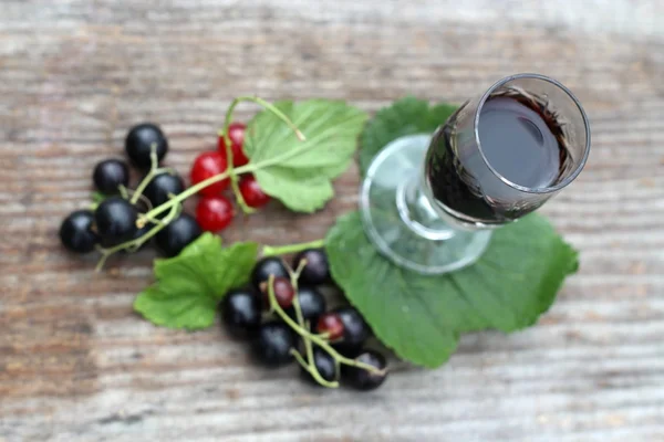 Blackcurrant liqueur — Stock Photo, Image