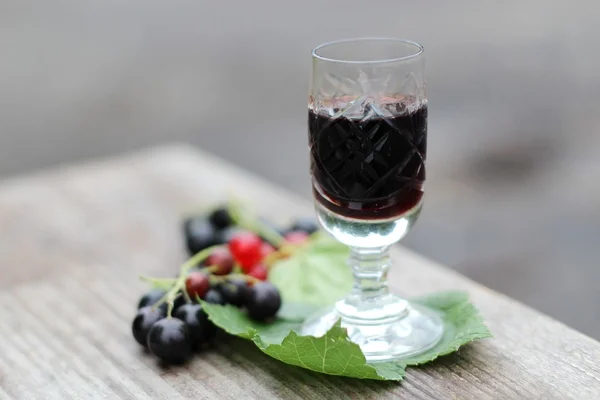 Currant liqueur — Stock Photo, Image