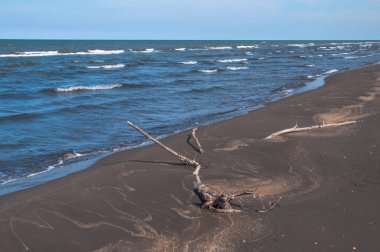 Azerbaycan sınırı yakınlarındaki Hazar kıyıları, Dağıstan Rusya Cumhuriyeti