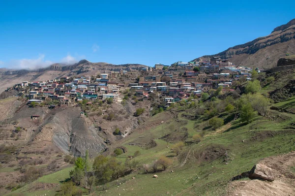 Rusya, Dağıstan 'ın Kafkasya dağlarındaki yaşlı Aul Chokh' un panoramik manzarası