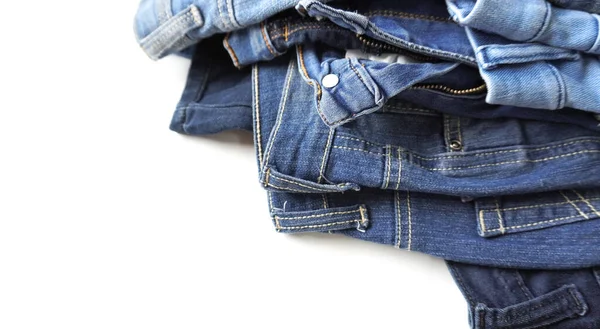 Jeans Verschiedenen Schattierungen Auf Weißem Hintergrund Banner Mit Kopierraum — Stockfoto