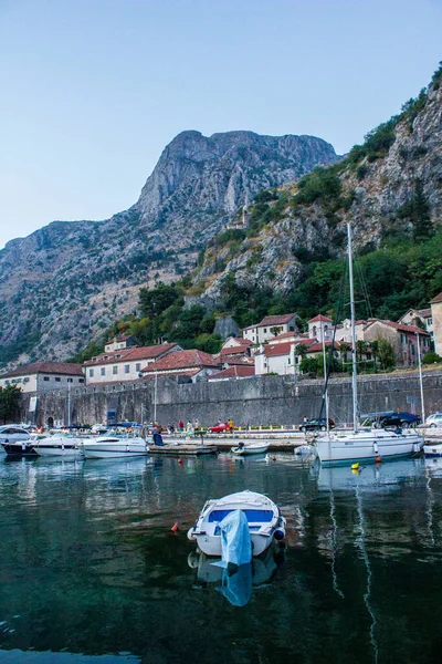 Boka Kotorska Bay Montenegro Julio 2017 Vista Los Barcos Boka —  Fotos de Stock