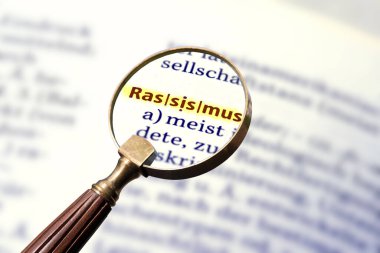 Irkçılık terimi için bir büyüteç, sözlük ve açıklama