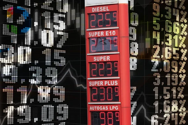 Tankstelle Deutschland Hohe Kraftstoffpreise Und Die Börse — Stockfoto