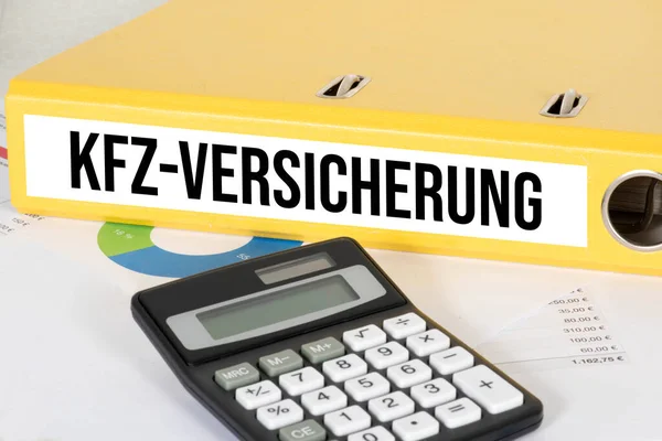 Taschenrechner Und Ordner Autoversicherung — Stockfoto