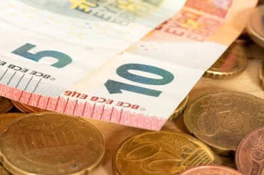 Avro banknotları ve sikkeler