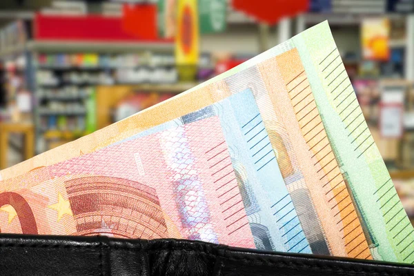 Pénztárca Eurobankjegyek Szupermarket — Stock Fotó