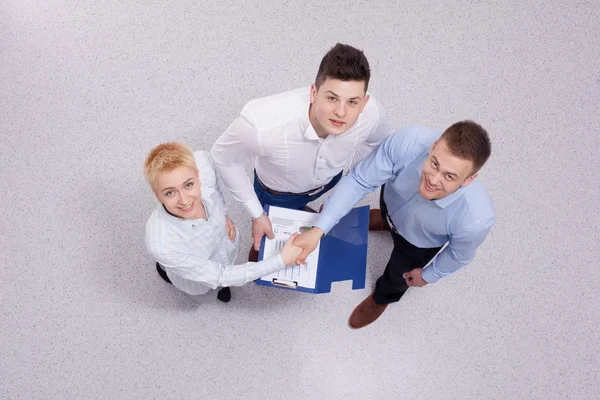 Overhead-Ansicht von Personen, die Geschäftstreffen haben, isoliert auf weißem Hintergrund — Stockfoto