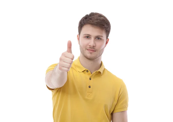 Glücklich lächelnder junger Mann zeigt ok, isoliert auf weißem Hintergrund — Stockfoto