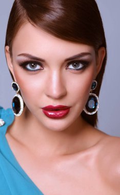 güzel bir kadınla akşam makyaj