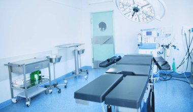 Modern klinikteki ameliyathane..