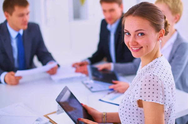 Gente Negocios Sentada Discutiendo Reunión Negocios —  Fotos de Stock