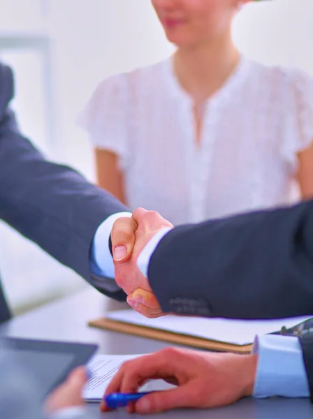 Aperto Mão Empresários Apertando Mãos Terminando Uma Reunião — Fotografia de Stock