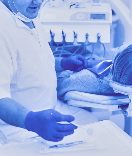 Médico Paciente Clínica Odontológica — Fotografia de Stock